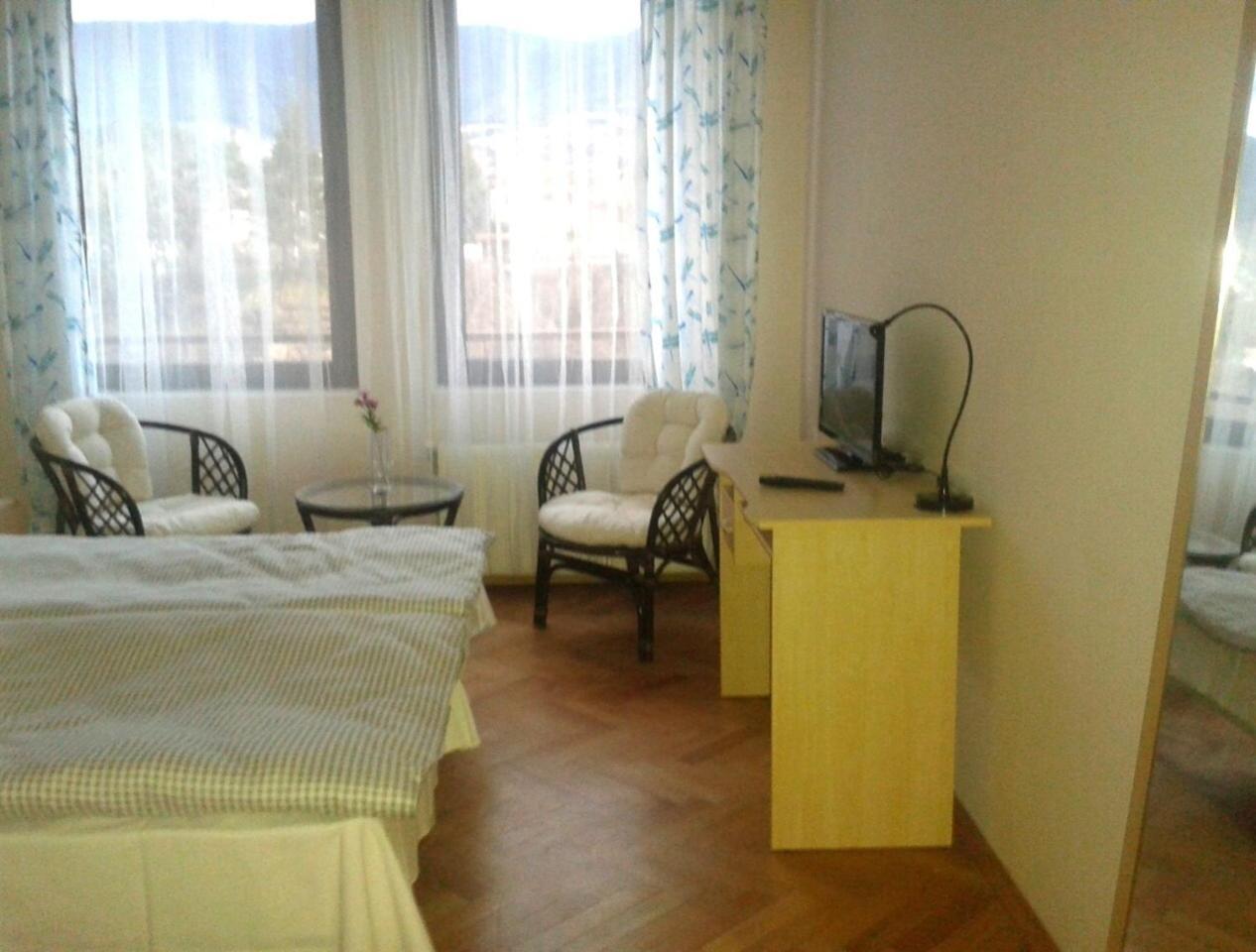 Hotel Hinovi Hvojna Szoba fotó
