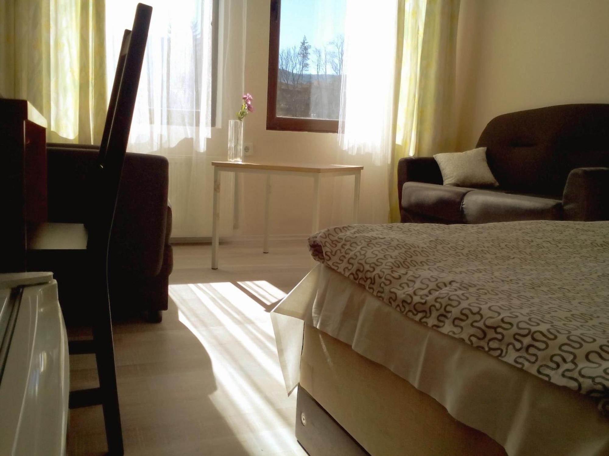 Hotel Hinovi Hvojna Szoba fotó